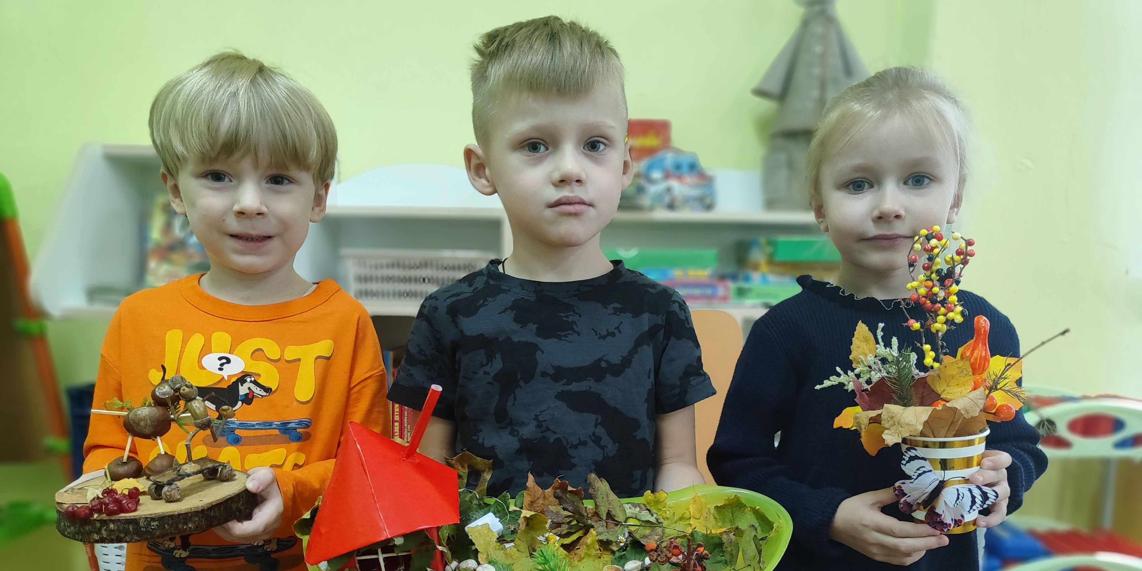Выставка детского творчества совместно с родителями «Дары золотой осени»